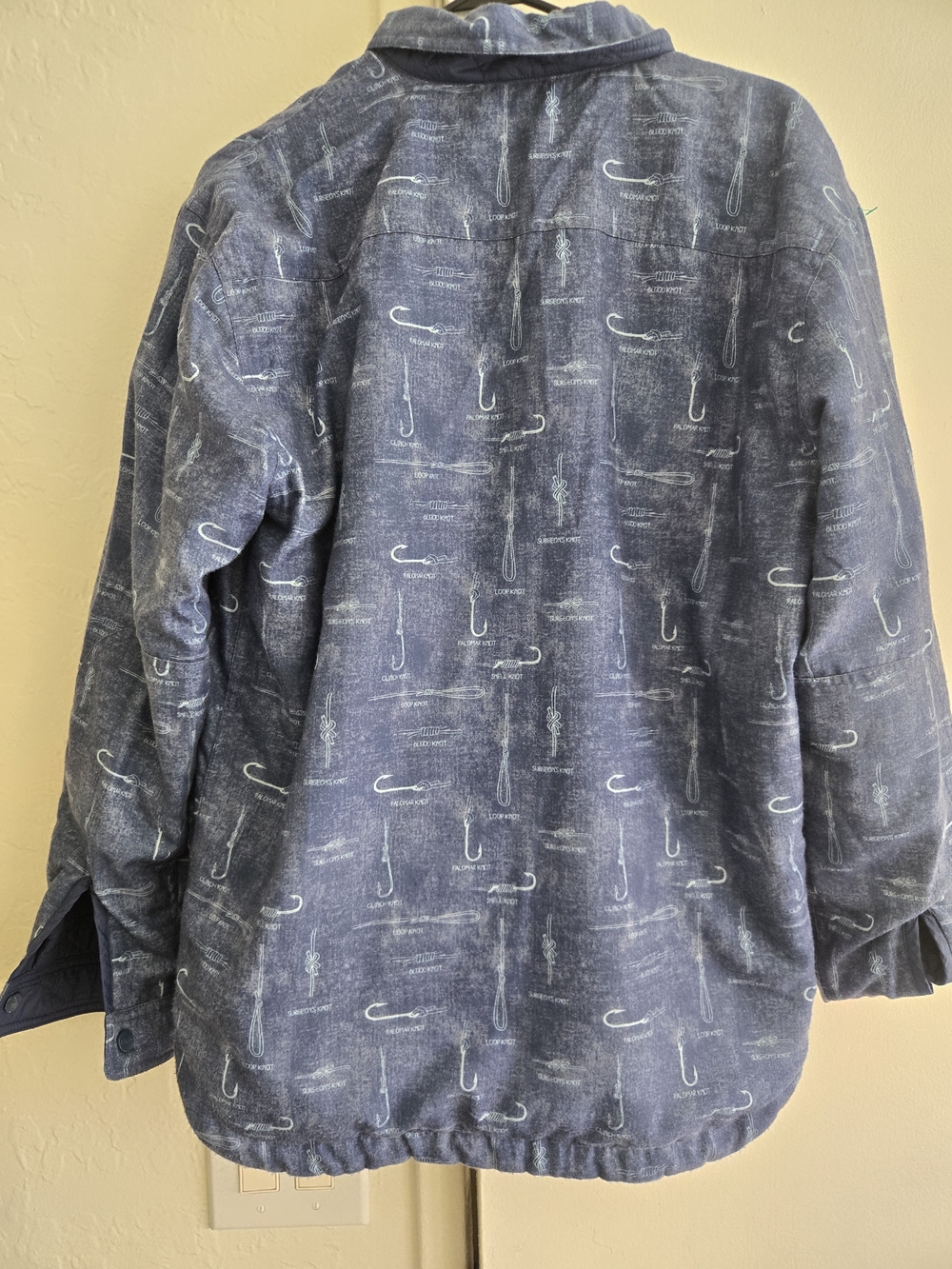 HUK Men's Standard Ballast Quilted Reversible - Picture 8 of 8